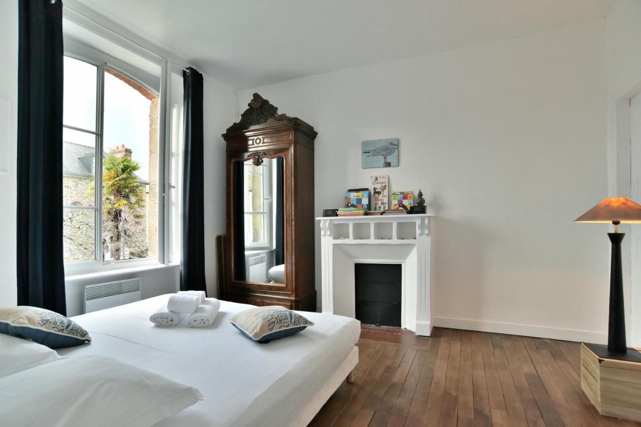 La Brise Cancalaise - Maison Typique Avec Vue Mer Cancale Exteriör bild